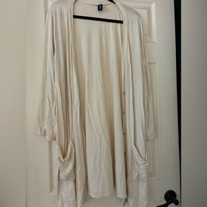 Agnes and Dora cream size XXL cardigan